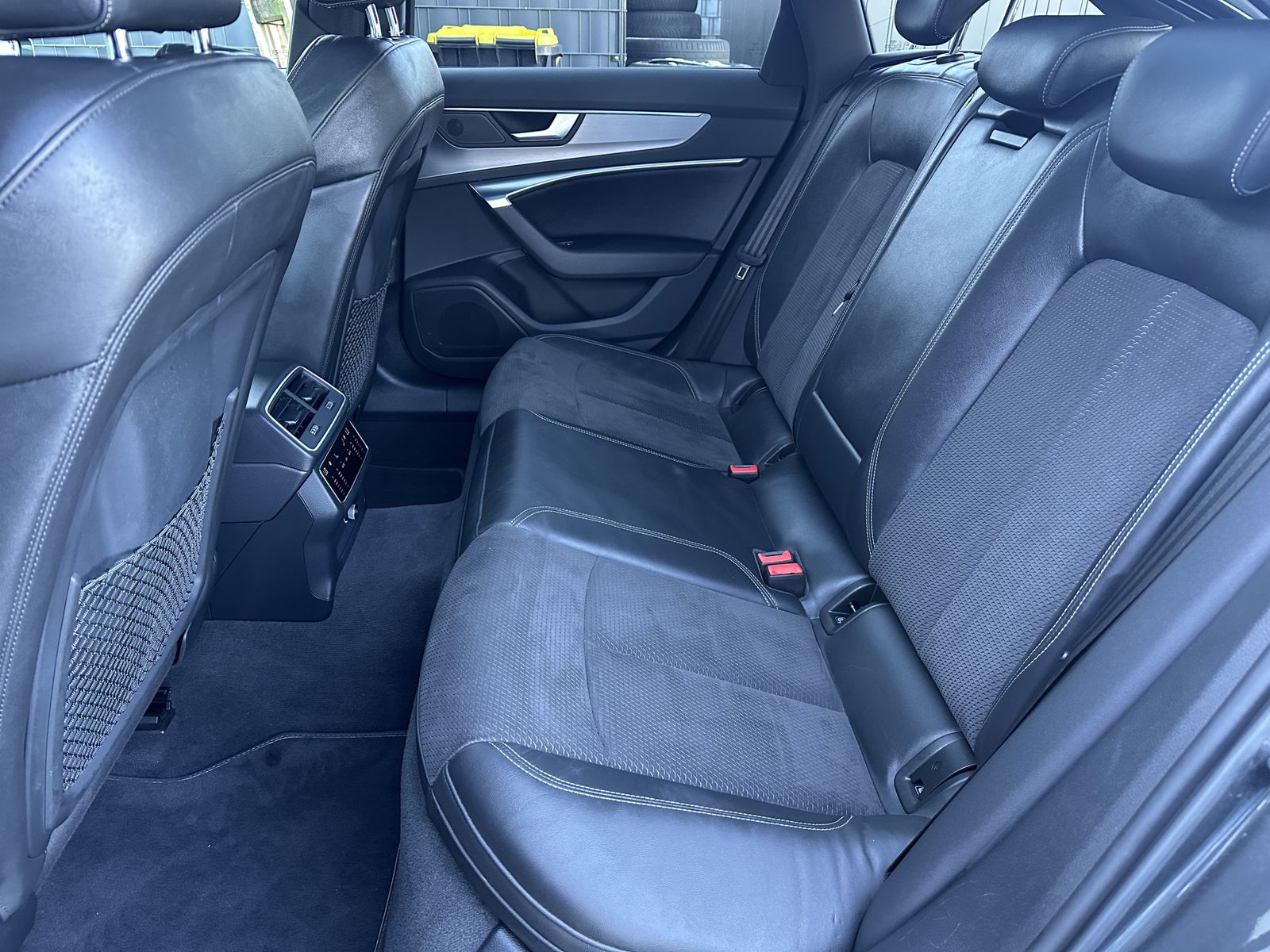 Fahrzeugabbildung Audi A6 Avant 45 TFSI Quattro S-Line NAV+LED+PANO+360