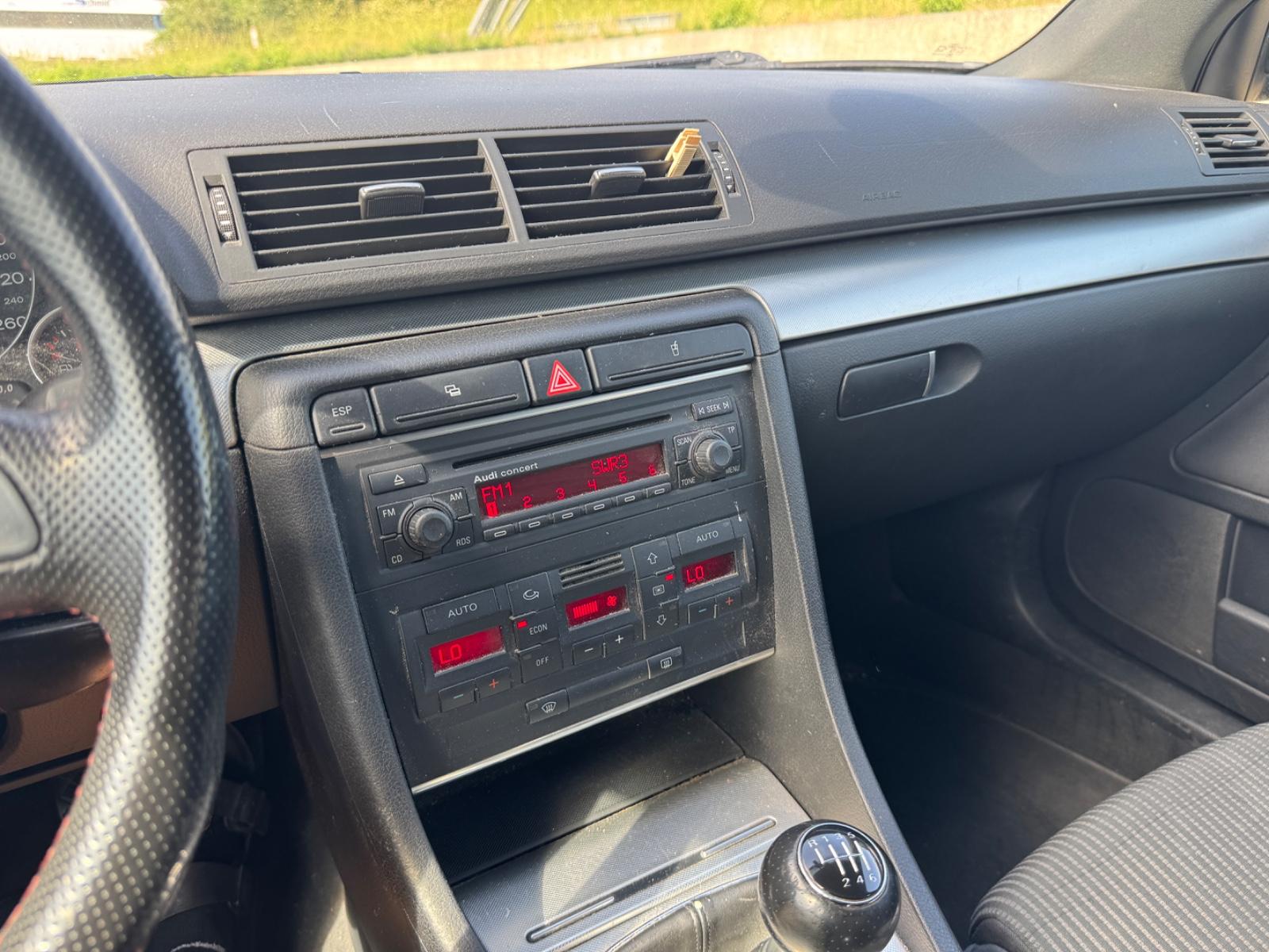 Audi A4 2006 — photo 21