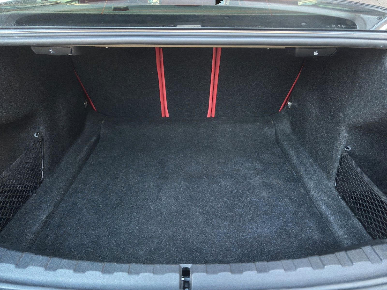 Fahrzeugabbildung BMW M3 Comp. Gelbe M-DRL/Carbon/M-Drivers/Individual