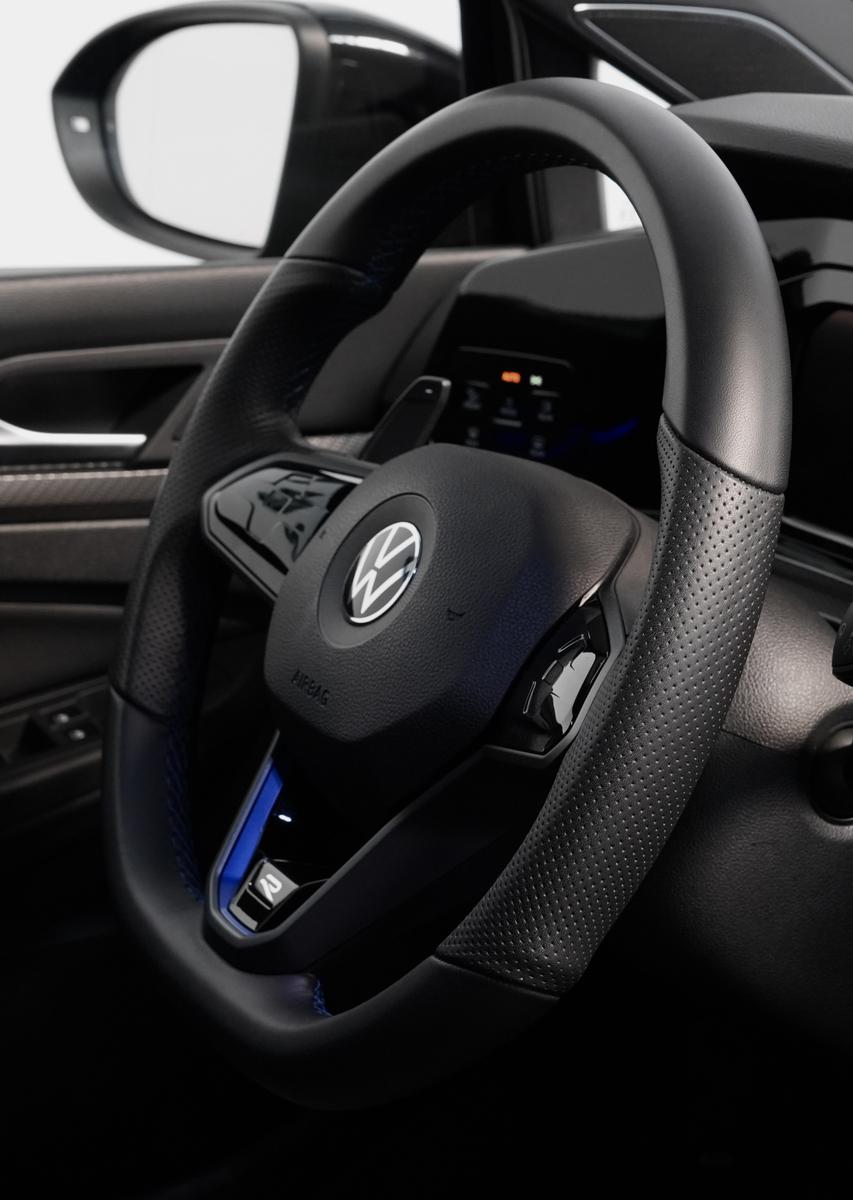 Volkswagen Golf VIII R 4M*PERFORMANCE*HK*R.KAM*LEDER*NAVI, миниатюра 20