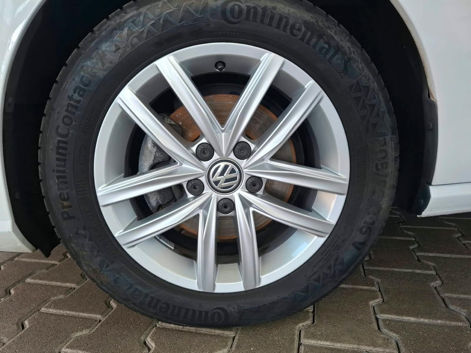 Fahrzeugabbildung Volkswagen Golf VII Var. Comf. 1,5 TSI + AHK+ACC+Navigation