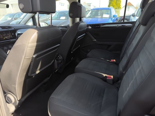 Fahrzeugabbildung Volkswagen Touran 1.5 TSI ACT DSG Highline LED ACC NAVI KAM