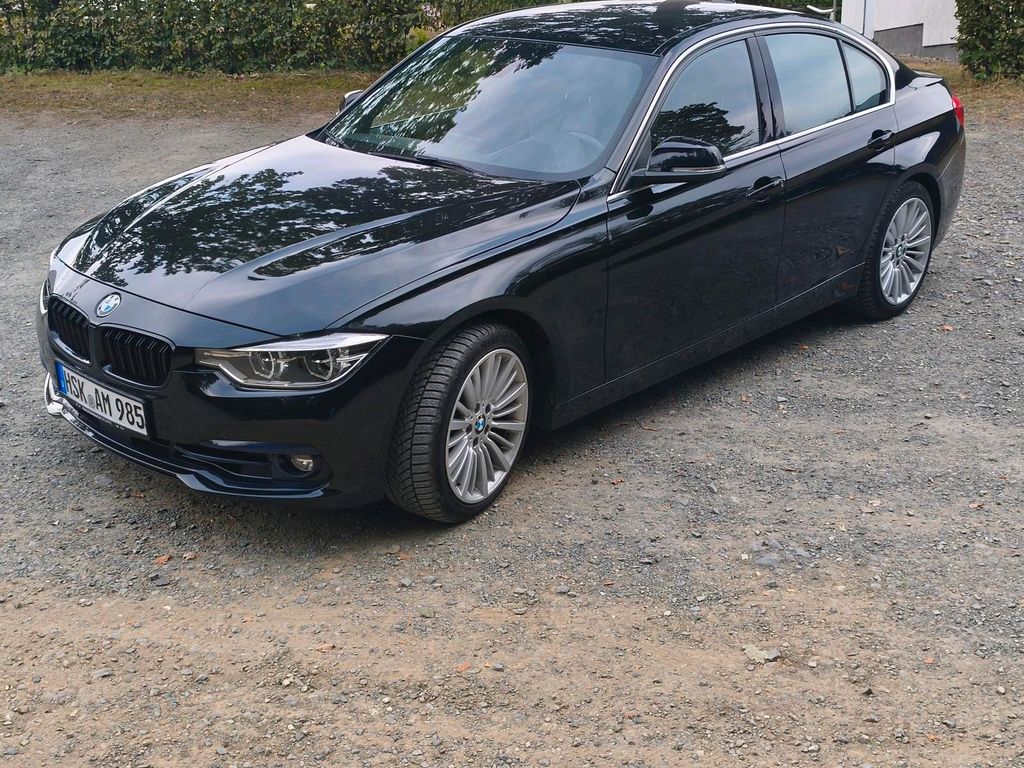 Image of BMW 330