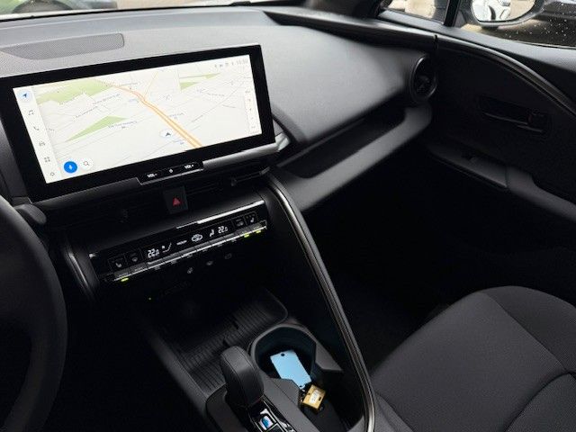 Fahrzeugabbildung Toyota C-HR Teamplayer 2.0l Hybrid 197PS Kamera/LED!