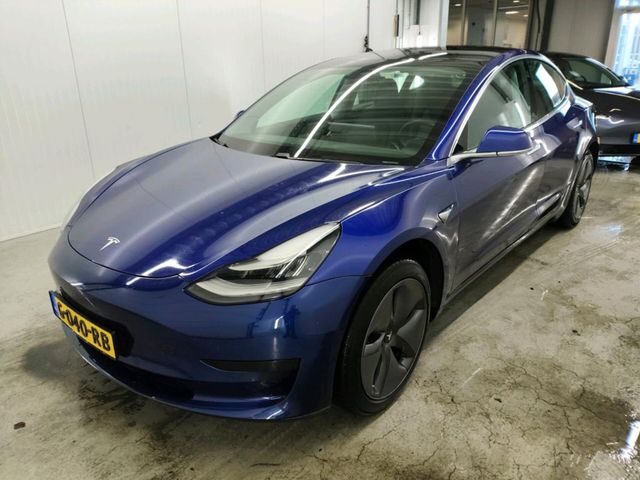 Tesla Model 3 Standard RWD Plus [ TREKHAAK+AUTOPILOT+6