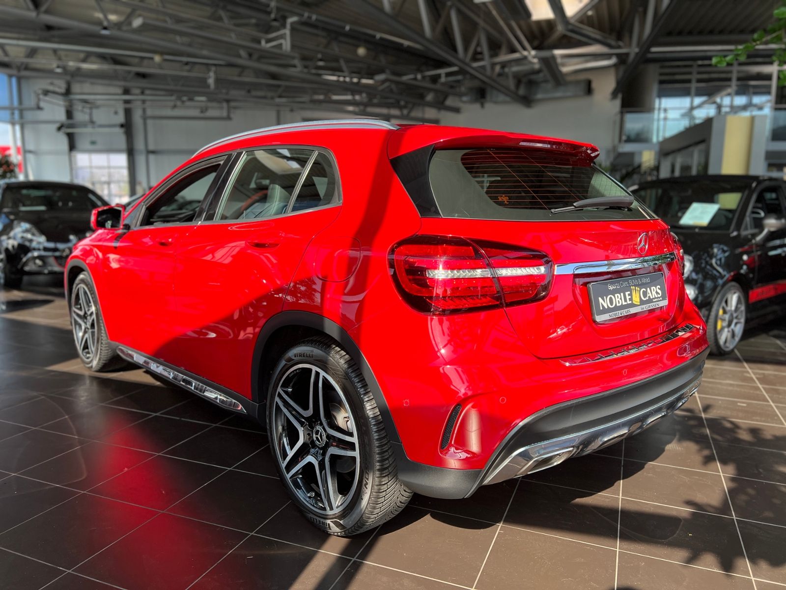 Fahrzeugabbildung Mercedes-Benz GLA 250 AMG Line STNDHZ 360° LED NAV SHZ 19"