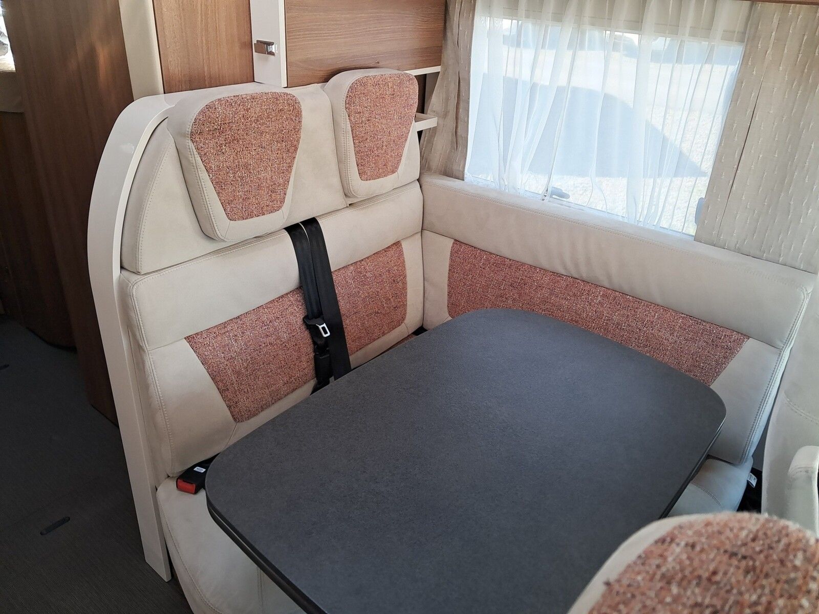 Fahrzeugabbildung Carthago c-tourer I  141 LE Solar,SAT,Veloslide,Markise