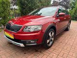 Skoda Octavia Combi Scout 4x4 Scheckheft - Skoda Octavia: Allradantrieb, Scout