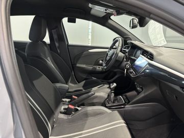 Fotografie 6 des Opel Corsa 1.2 Direct Injection Turbo GS