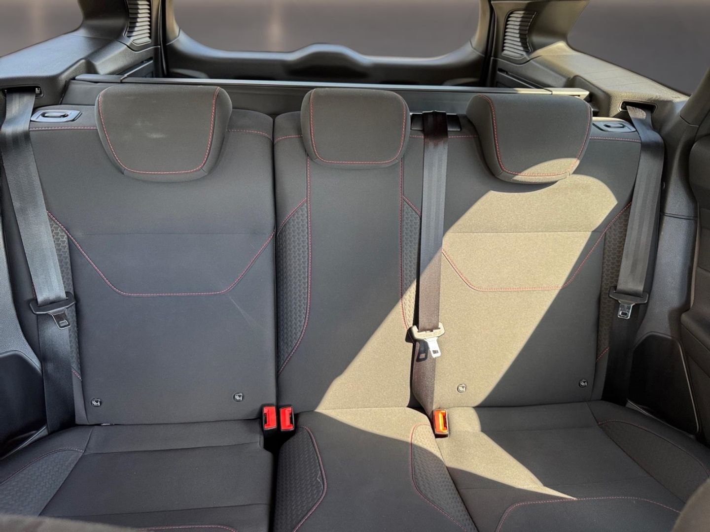 Fahrzeugabbildung Ford Focus Turnier ST-Line Sportpaket Navi Mehrzonenk