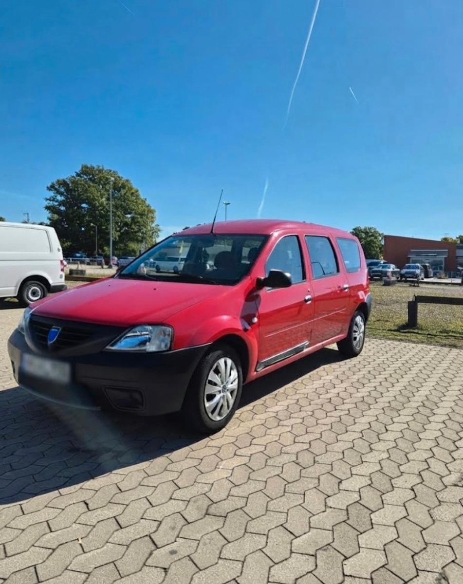 Dacia Logan 2010 — interior
