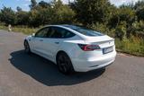 Tesla Model 3 Standard RWD | EZ 01/2023 | in weiß - gebrauchte Tesla Model 3 aus dem Jahr 2023
