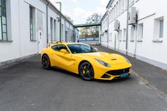 Fahrzeugabbildung Ferrari F12 Berlinetta Giallo Modena *MwSt./Scheckheft*