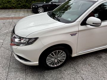 Mitsubishi Outlander - 3