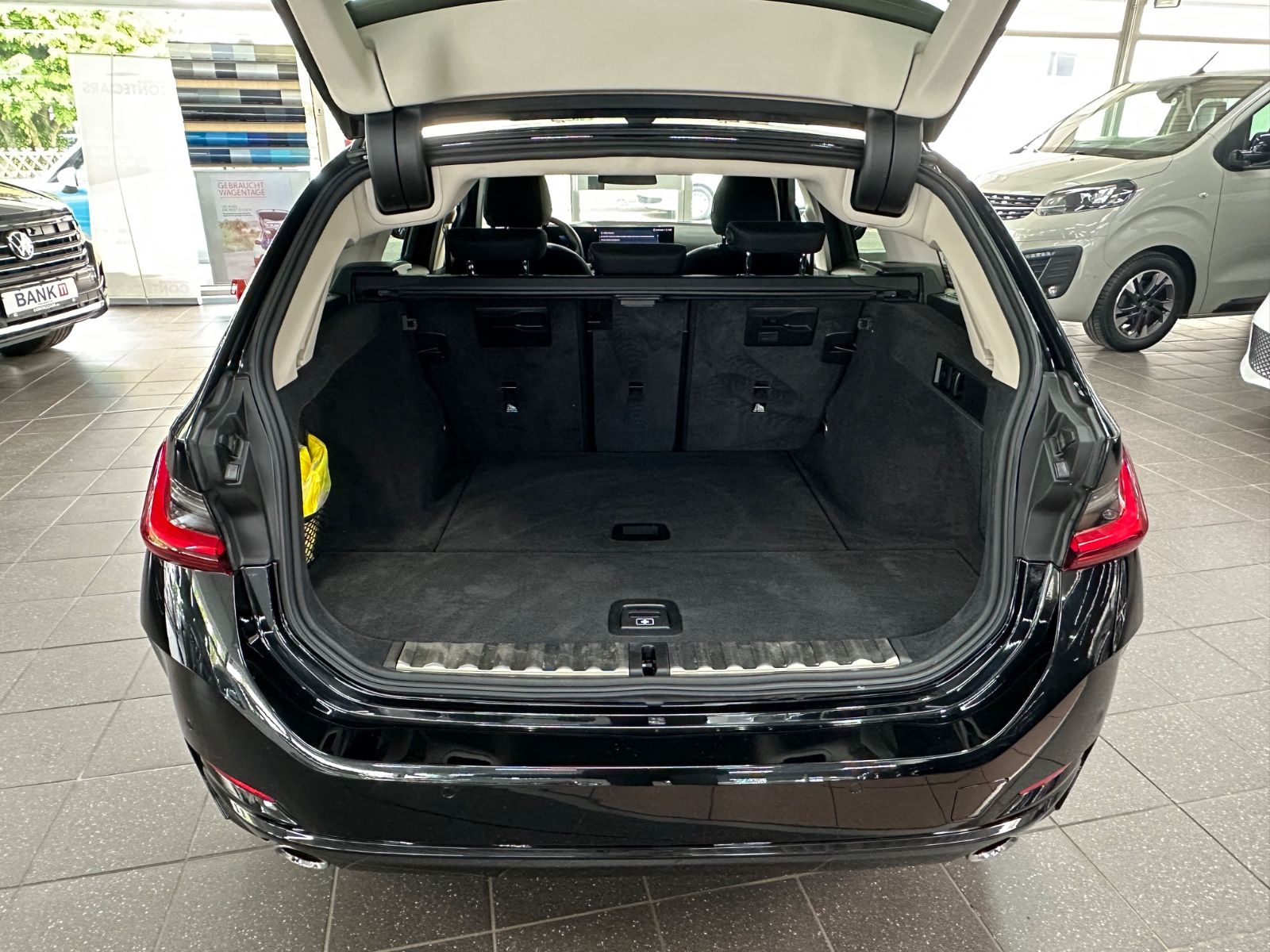 BMW 318 d Touring DA+DIS+PARK ASSISTANT+LED+HaKardon foto 10