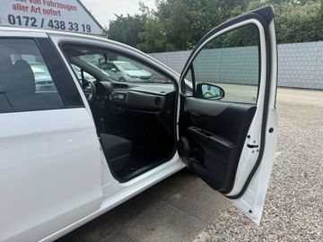Toyota Yaris - 11