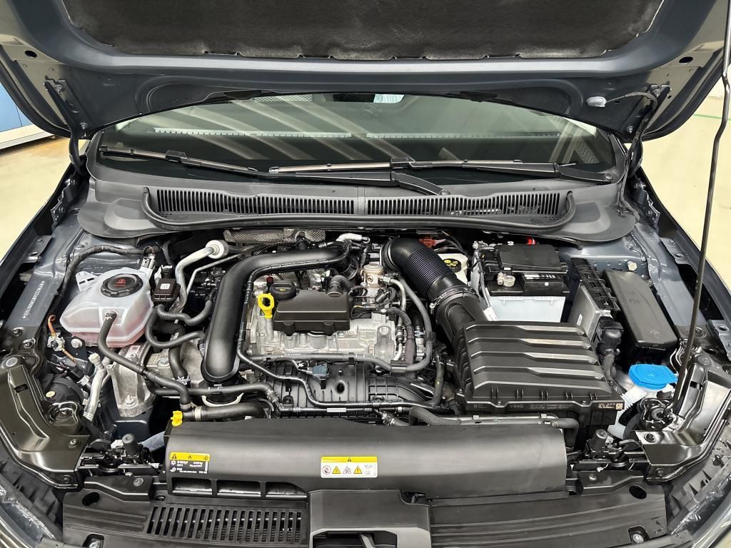 Volkswagen Polo Comfortline ACTIVE 1.0 TSI 70kW 5-Gang 4 Tü