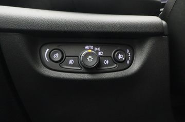 Fahrzeugabbildung Opel Insignia B Sports Tourer Edition Technologie Pak