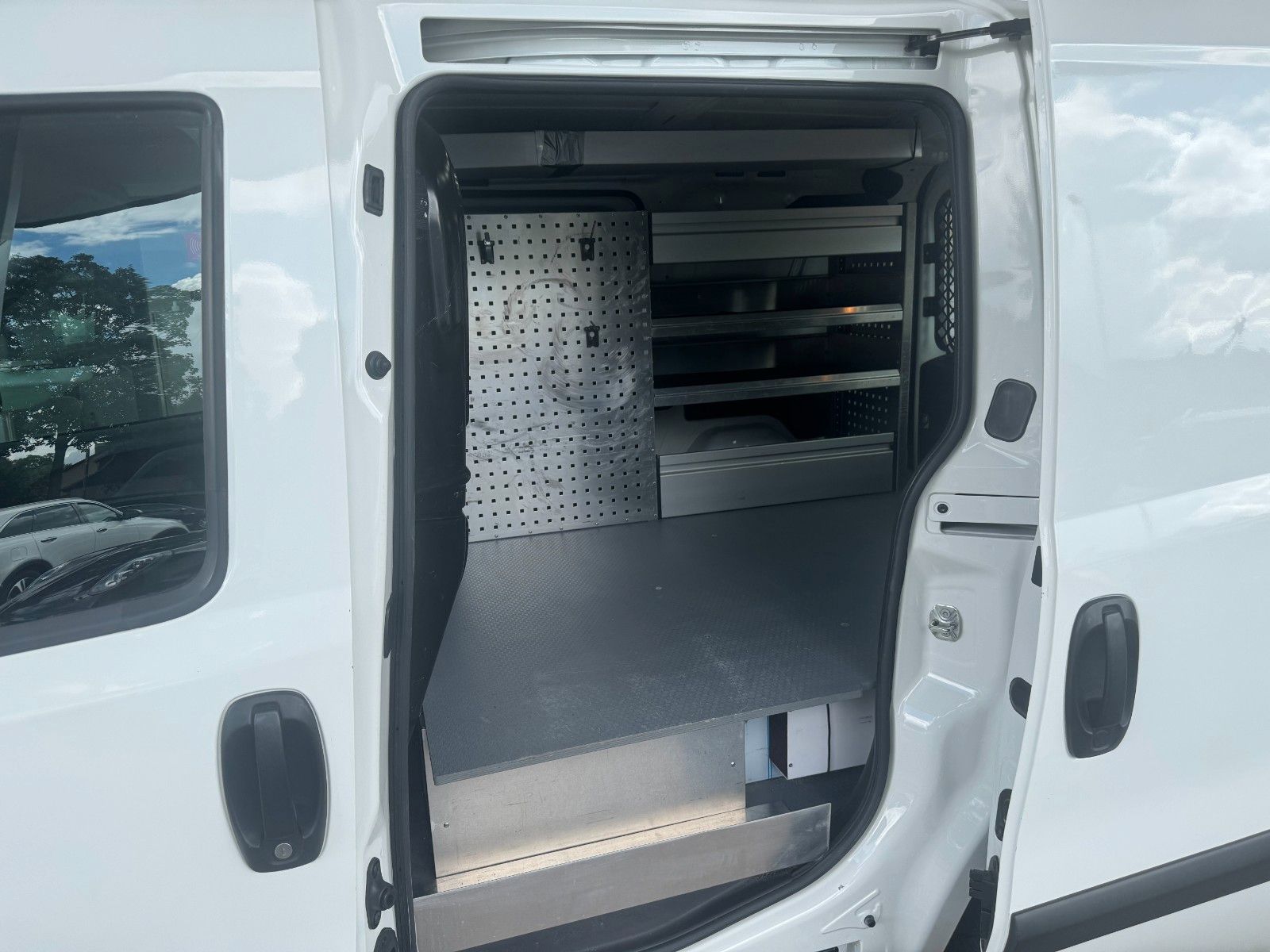 Fahrzeugabbildung Fiat Doblo SX Kasten Innenausbau/Navi/1.Hand