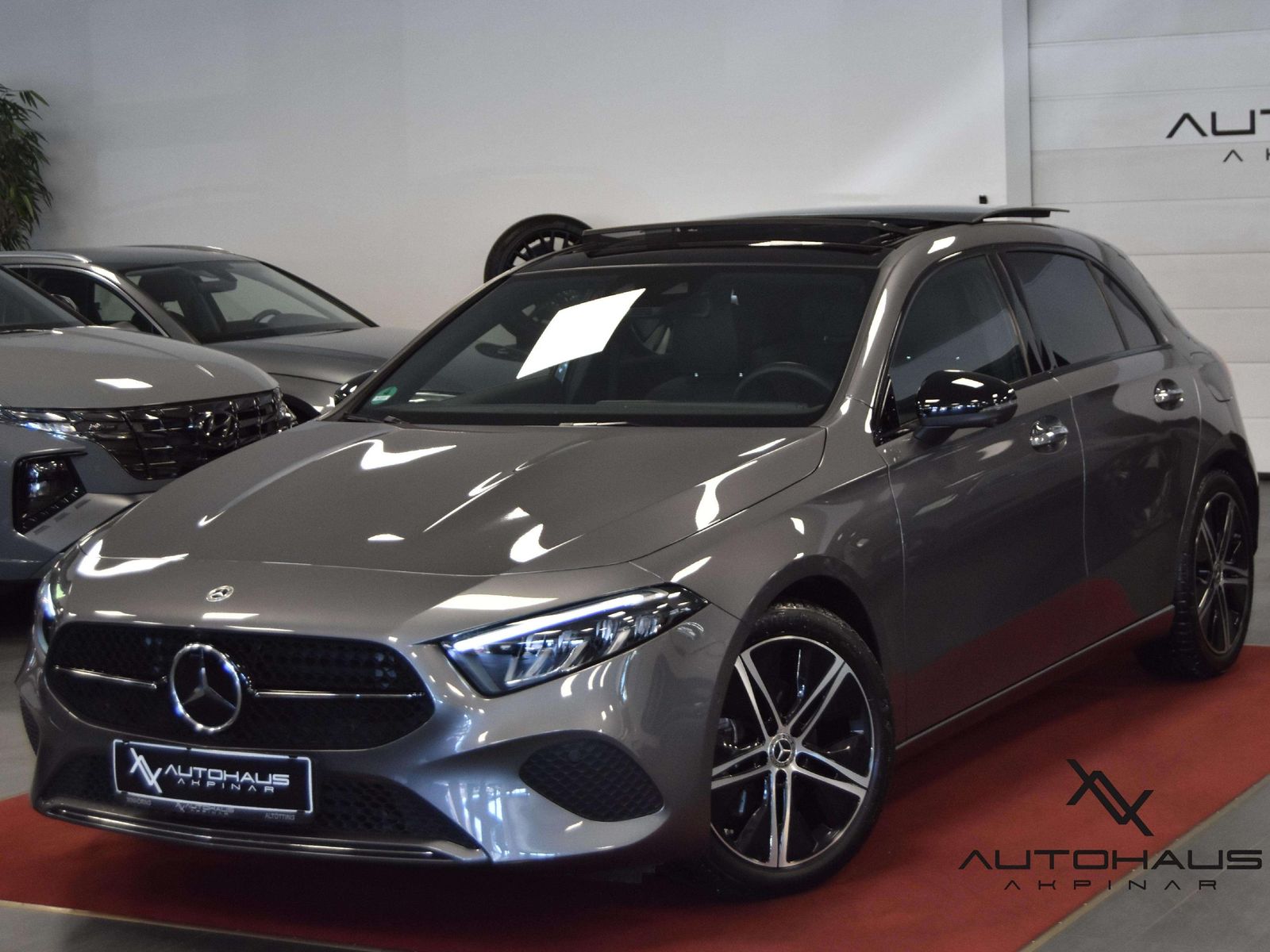 MERCEDES-BENZ A 200 ADVANCED 360  PANO AMBIE. ACC NIGHTPAKET M