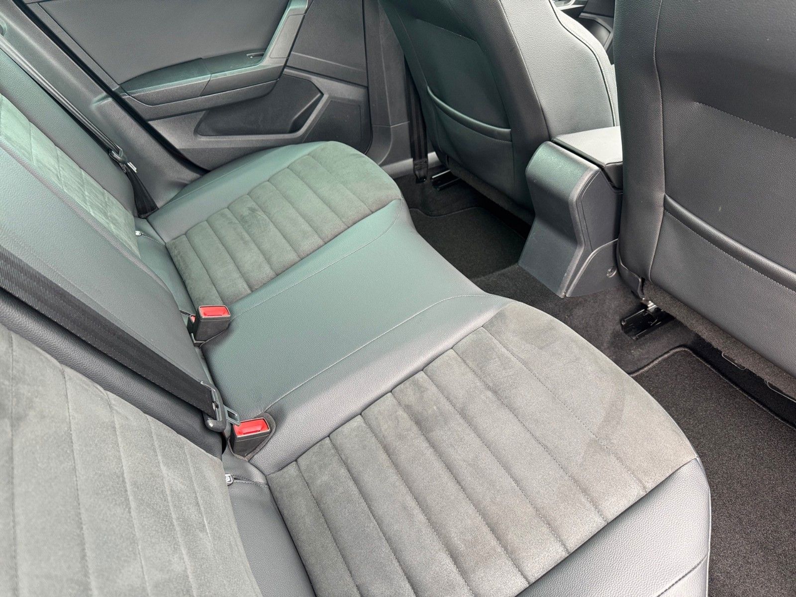 Fahrzeugabbildung SEAT Arona XCELLENCE 1.0 TSI