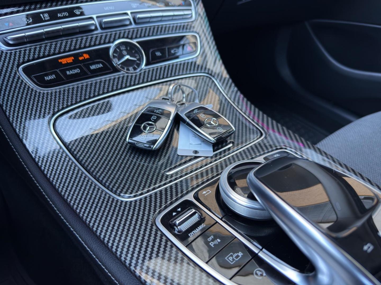 Mercedes-Benz E 220 d T Avantgarde MBUX COMAND Kamera LED Appl
