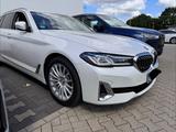 BMW 520d Tour/Pano/Laser/HUD/DisplayKey/VollLeder - BMW 520 in Duisburg
