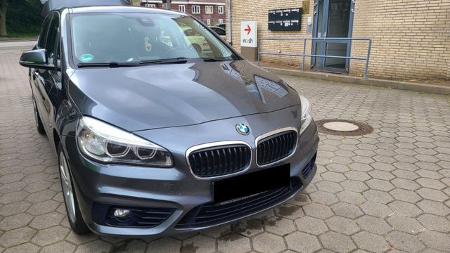 BMW 218d active tourer sport + 4x Sommerrifen