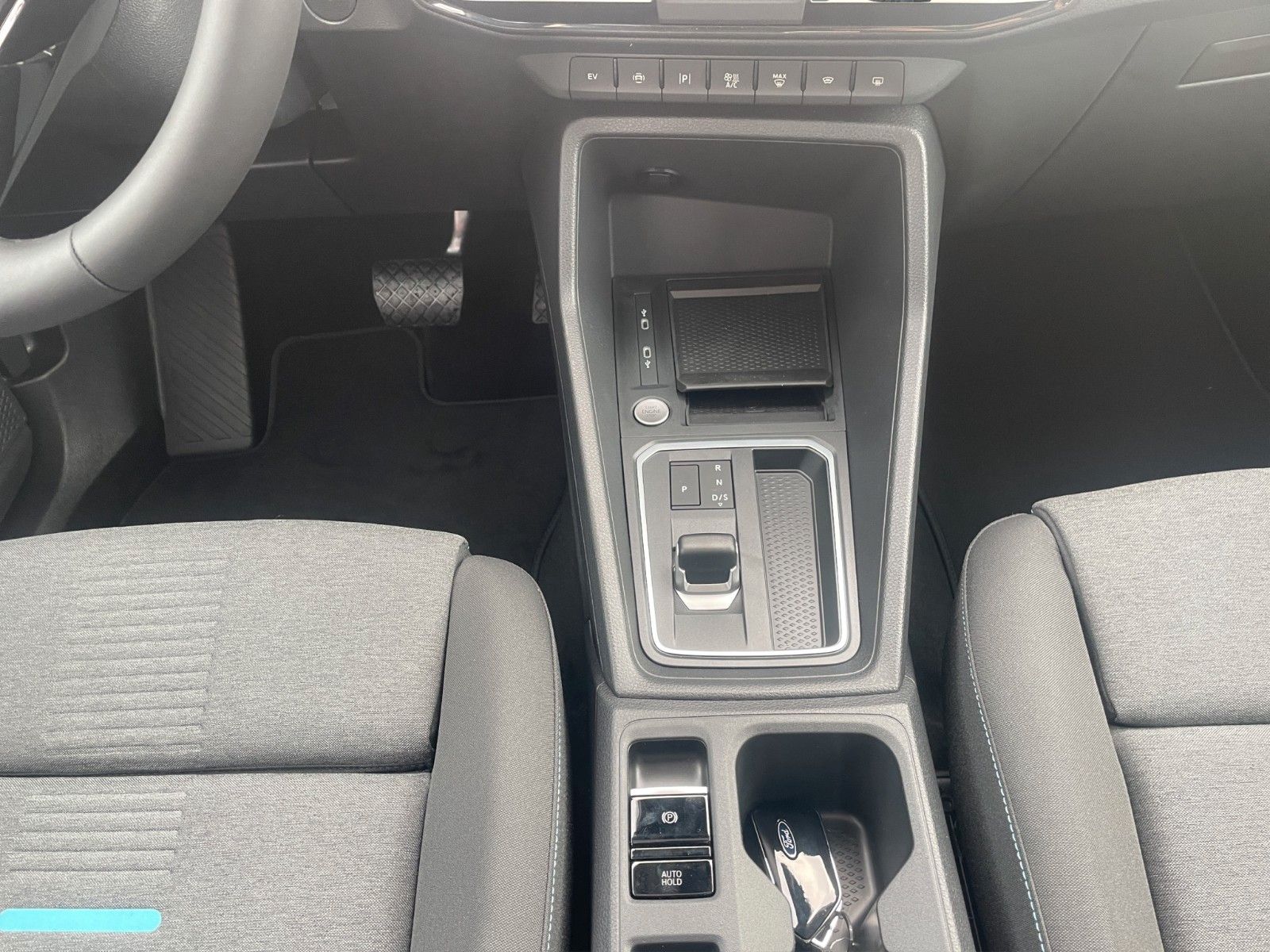 Fahrzeugabbildung Ford Grand Tourneo Connect PHEV Active