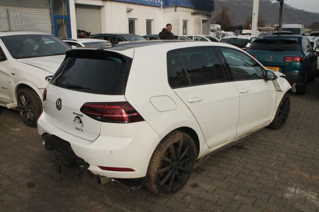 Volkswagen Golf 2.0 TSI GTI Performance