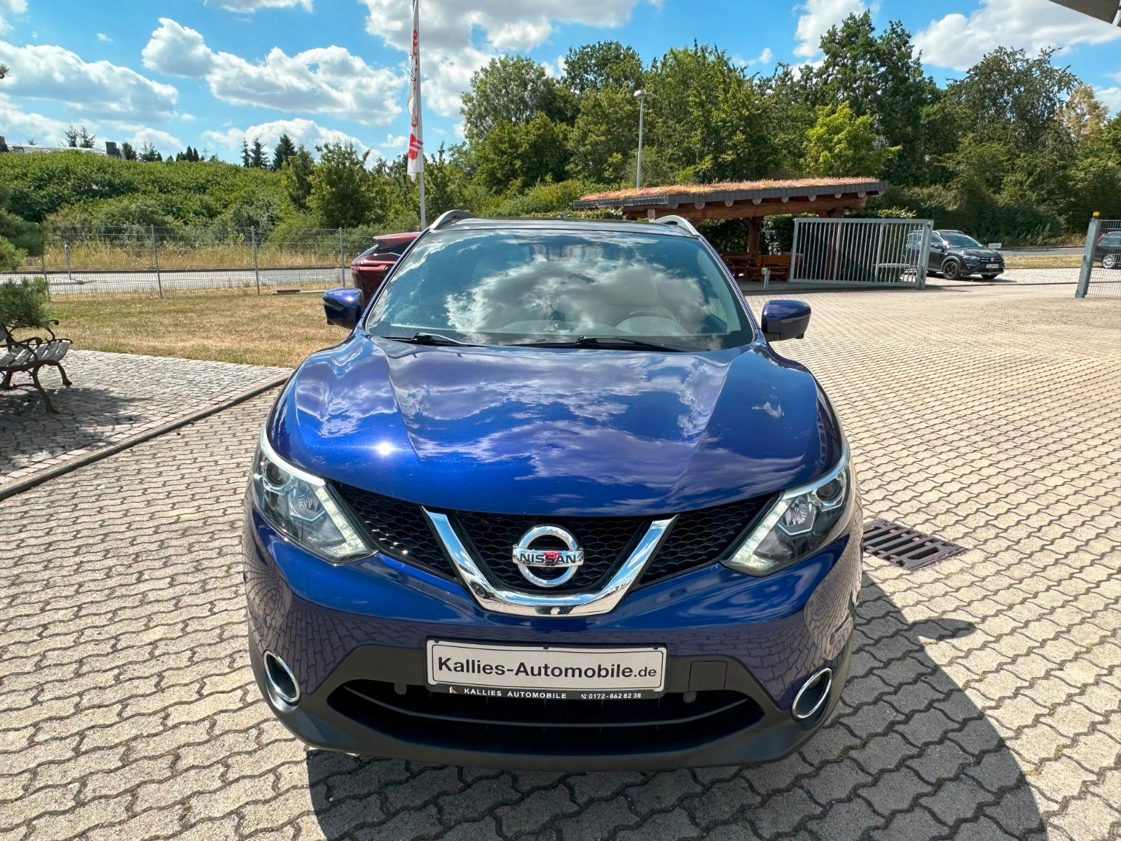 Fahrzeugabbildung Nissan Qashqai Tekna Panoramadach AHK