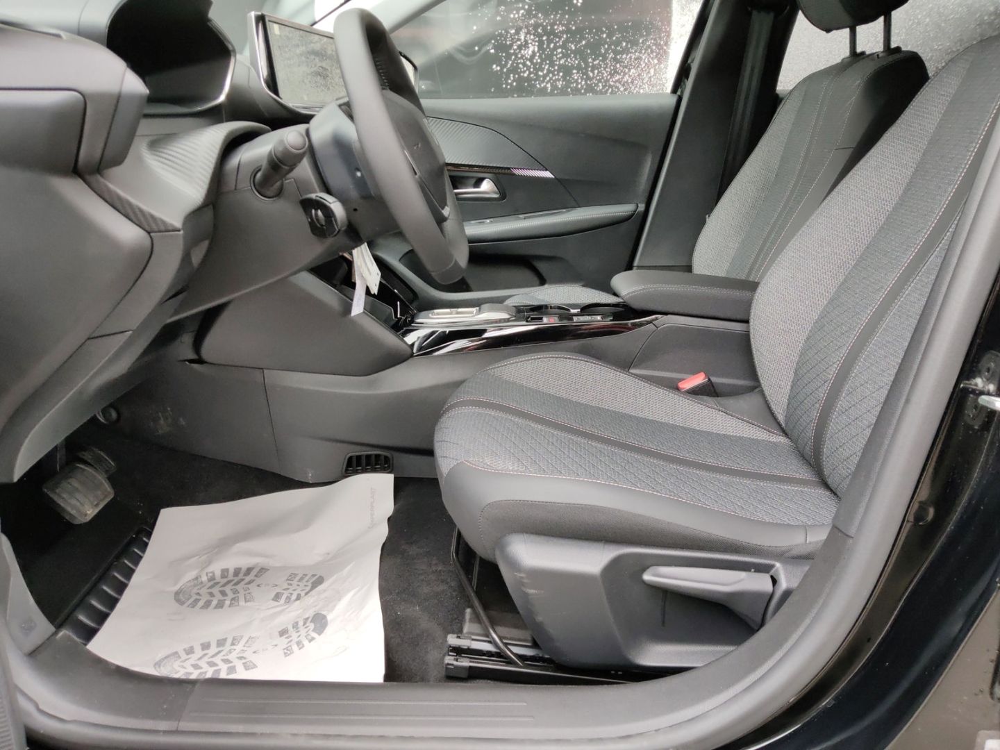 Peugeot 208 - Bild 18