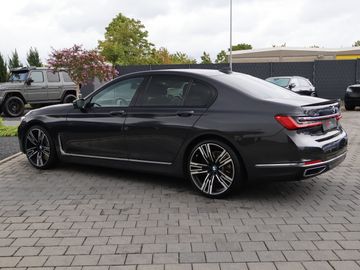 BMW 740 - 6