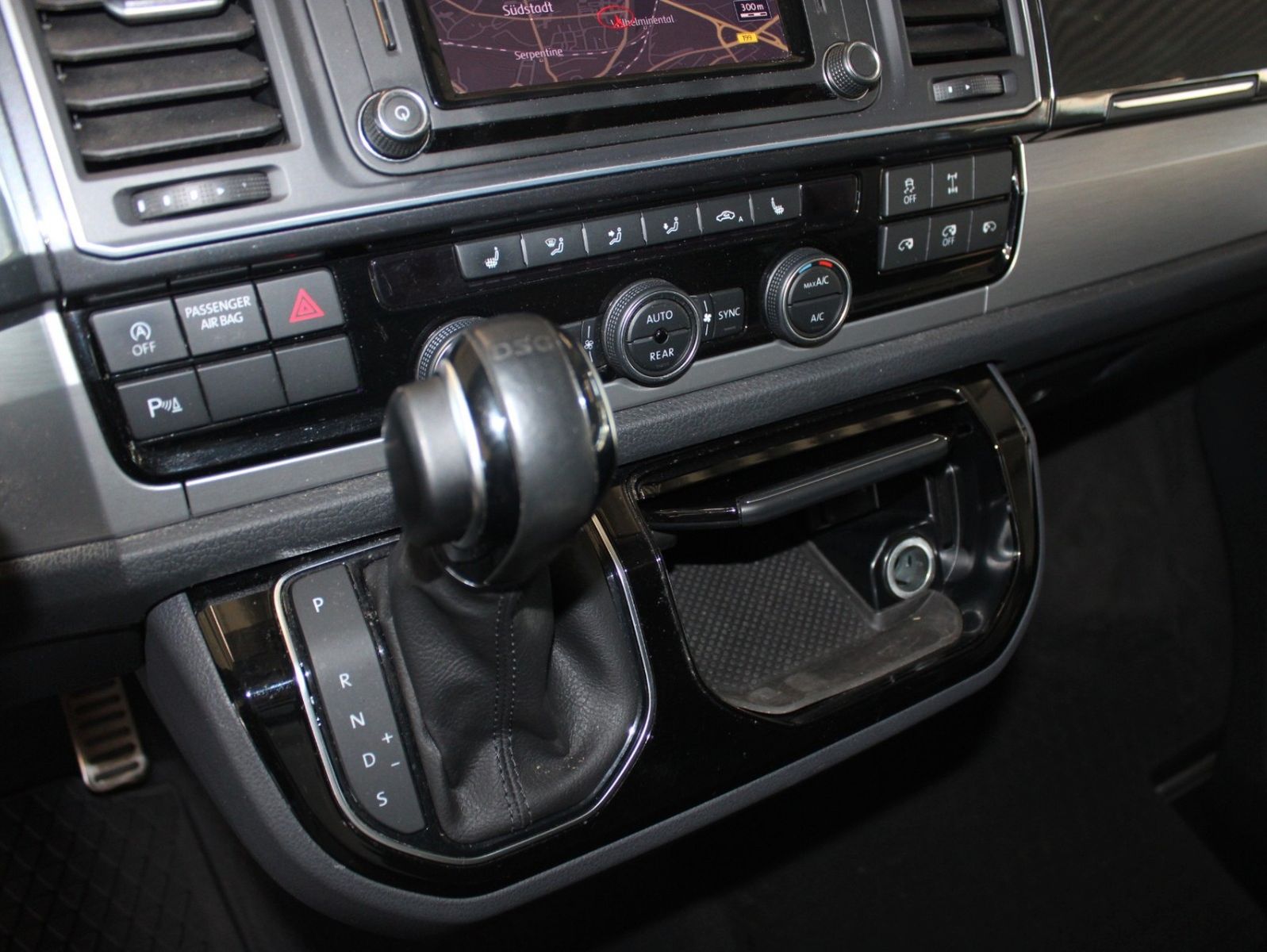 Fahrzeugabbildung Volkswagen T6 Multivan DSG Panamericana 4Motion AHK STDHZ