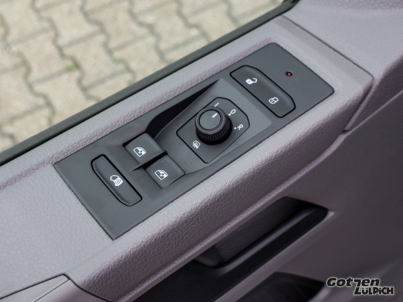Fahrzeugabbildung Volkswagen T 6.1Kasten Klima PDC Trennwand 3-Sitze App