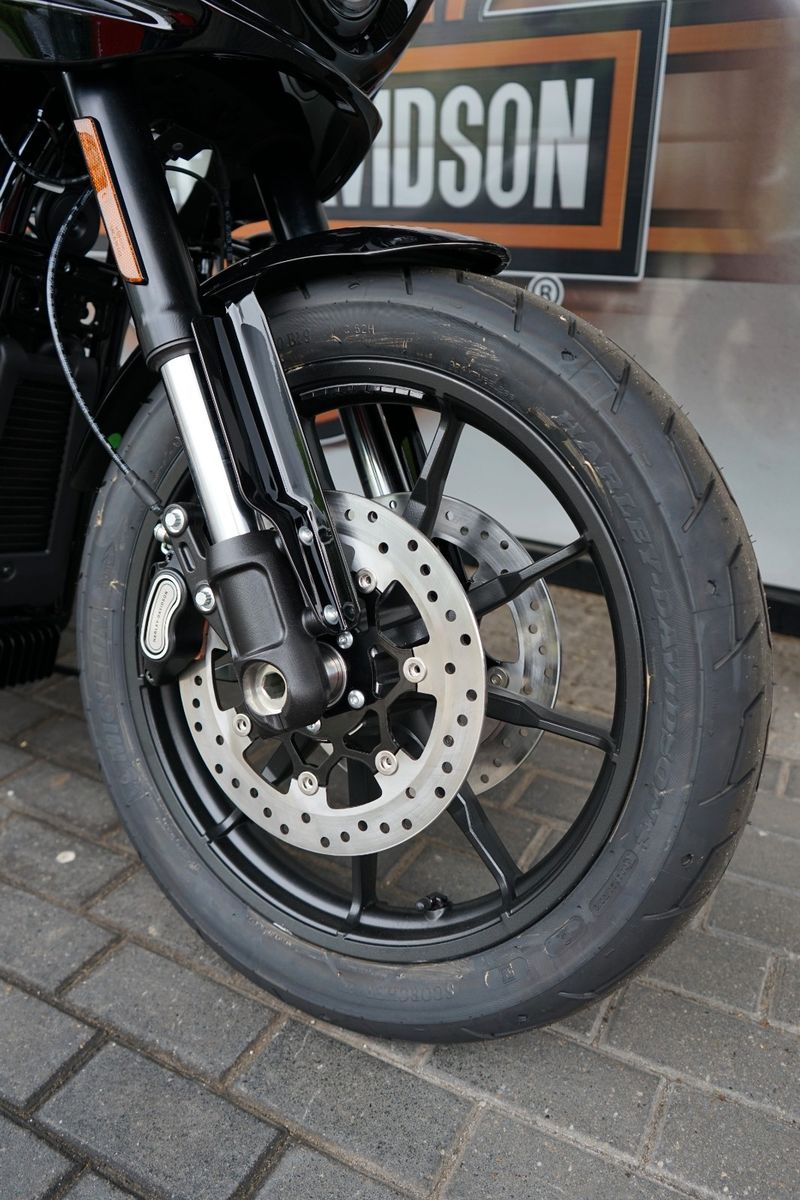Fahrzeugabbildung Harley-Davidson Low Rider ST FXLRS 2025 117cui High Output Motor