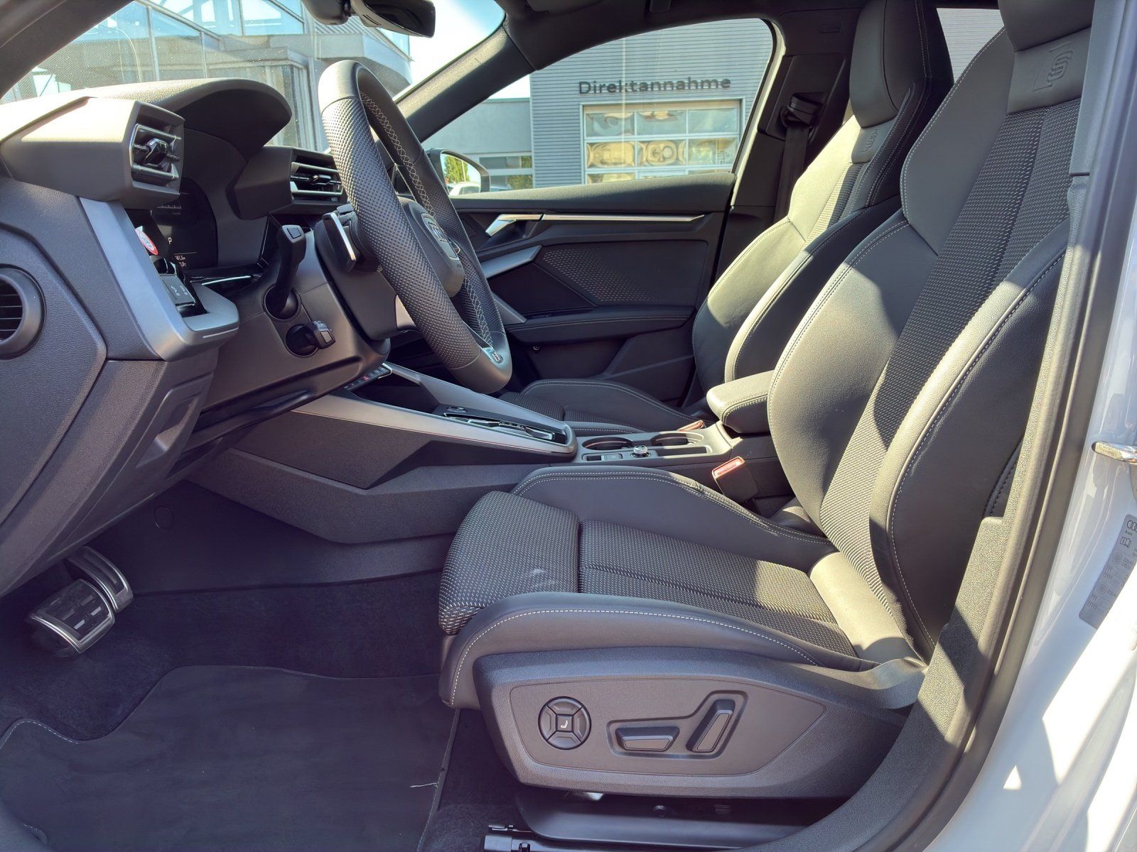Fahrzeugabbildung Audi S3 Sportback quattro 2.0 TFSI 360,Kamera,LED,LM