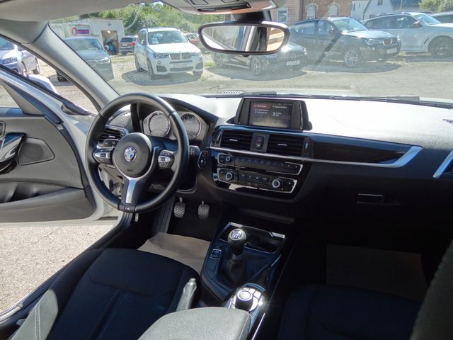Fahrzeugabbildung BMW 118i/1.Hand/18-Zoll/PDC/57TKM/SitzH/Top-Zustand/