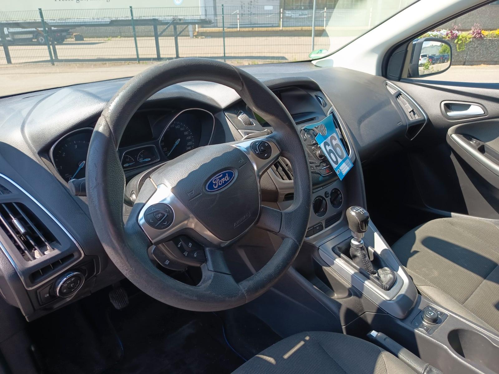 Ford Focus 2013 — photo 13