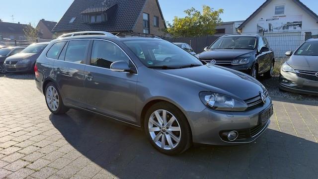 Volkswagen Golf 2010 — interior