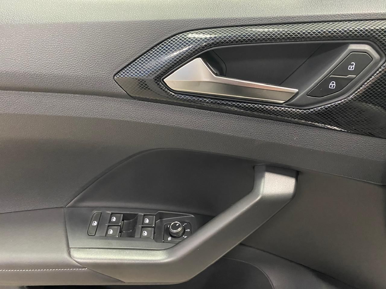 Fahrzeugabbildung Volkswagen T-Cross 1.5 TSI DSG BLACK STYLE R-Line+AHK+ACC++