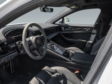 Porsche Panamera - 4