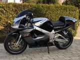 Suzuki  GSX-R 750, technisch perfekt, super Design - Angebote entsprechen deinen Suchkriterien