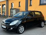 Hyundai i20 1,4 Style *1.H+Automatik+wenig km+Klima* - Hyundai i20: Schwarz
