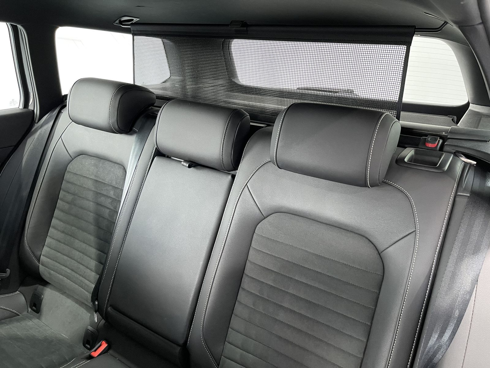 Fahrzeugabbildung Volkswagen Passat Variant Elegance 2.0 TDI*LED-Matrix*AHK*P