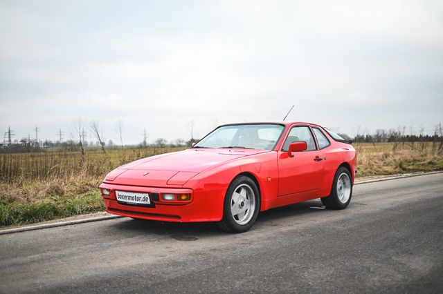 Porsche 944