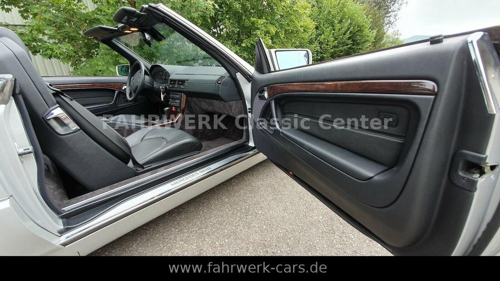 Mercedes-Benz SL 320