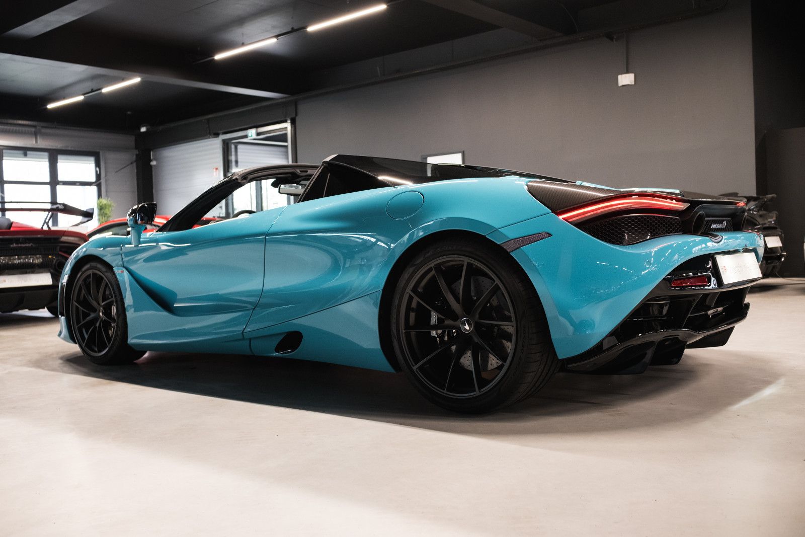 Fahrzeugabbildung McLaren 720S-B&W-McLaren Performance Plus Pack-Steuer!