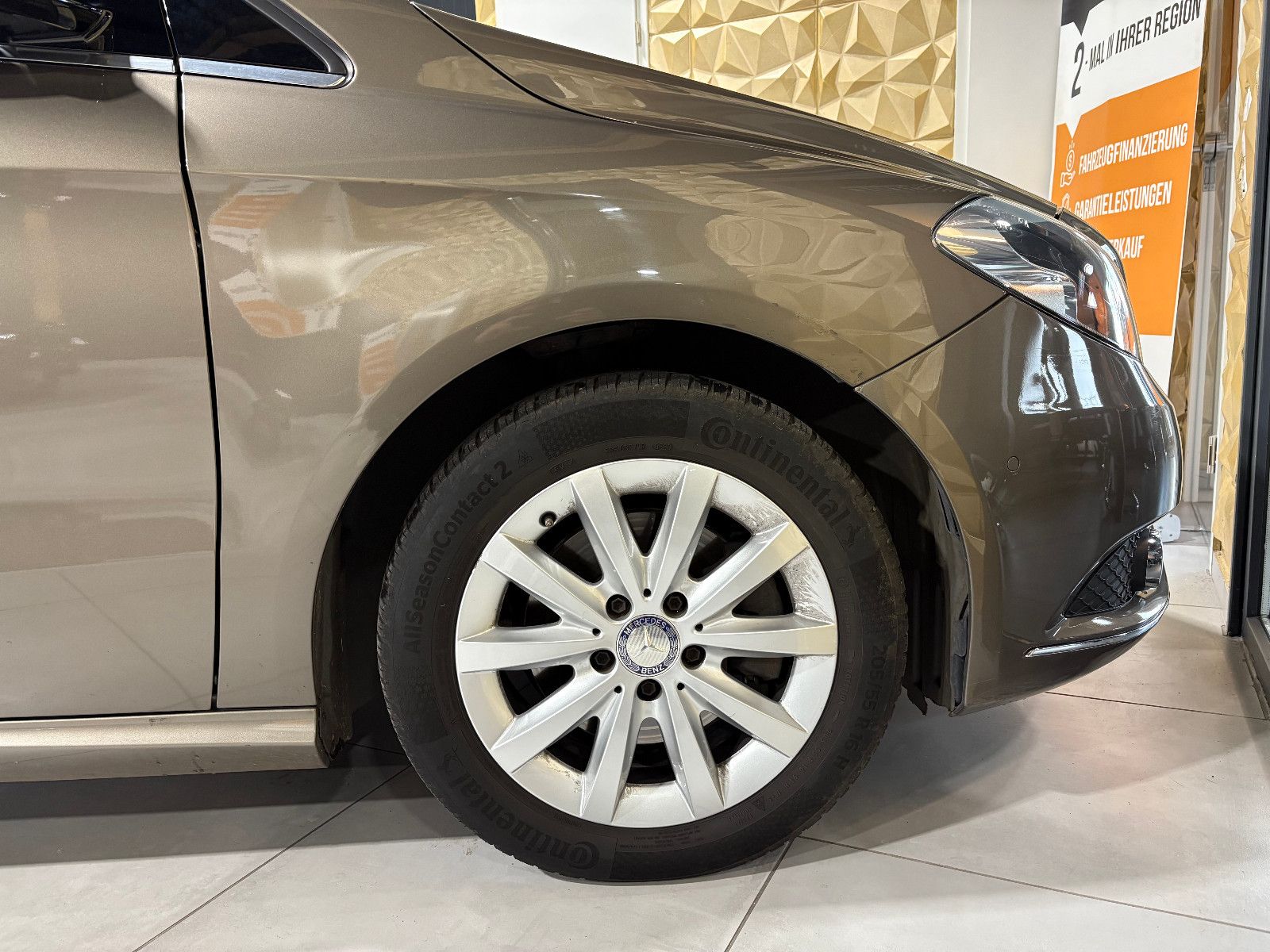 Fahrzeugabbildung Mercedes-Benz B 200/PANO/MEMORY/KLIMA/CAR-PLAY/2.HAND/KAMERA