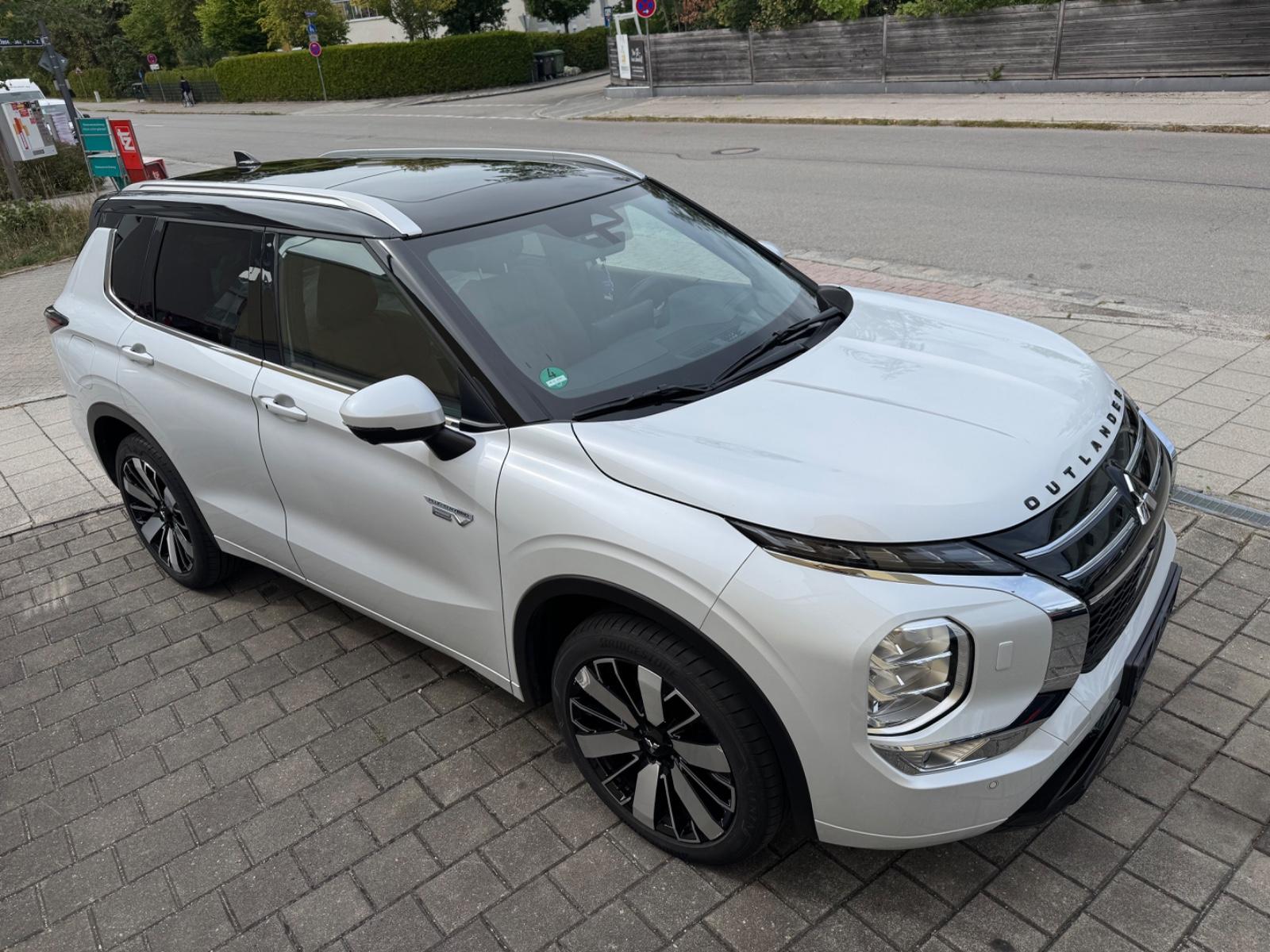 Mitsubishi LUXURY  2.4 PHEV 100 kW S-AWC Top